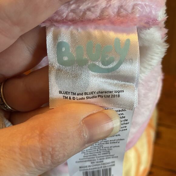 BLUEY Kids 62" x 90" Soft & Cozy Blanket *Fits Twin & Full Beds* Pink Stripes - Picture 2 of 4